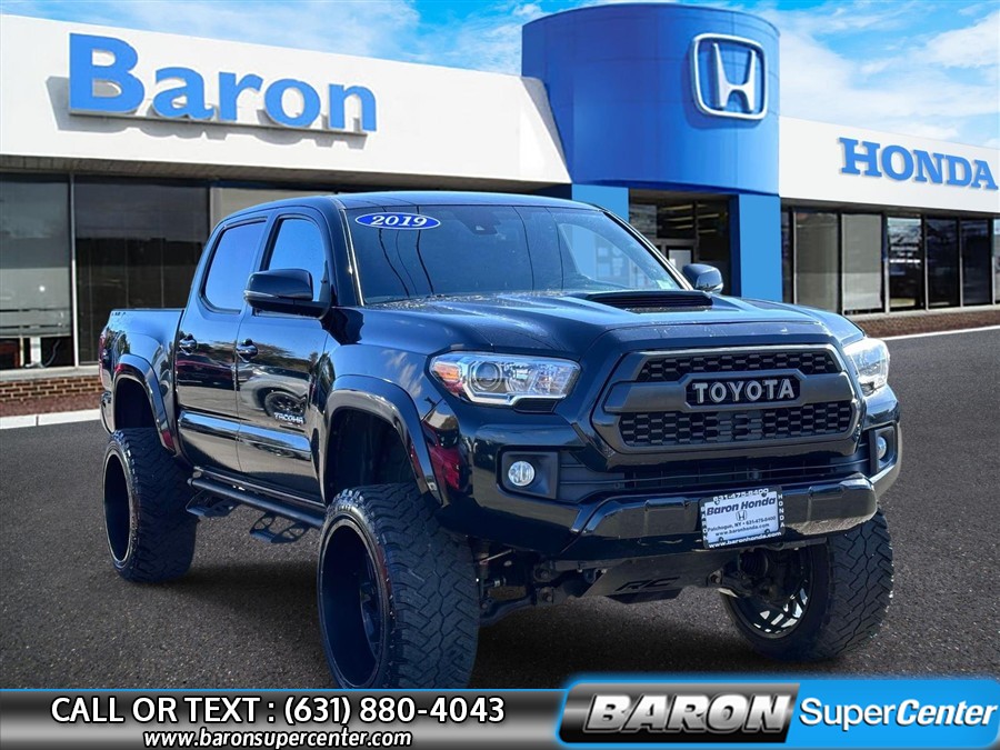 Used 2019 Toyota Tacoma 4wd in Patchogue, New York | Baron Supercenter. Patchogue, New York